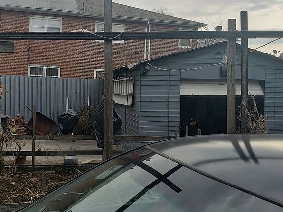 5th image of 3141 96th St