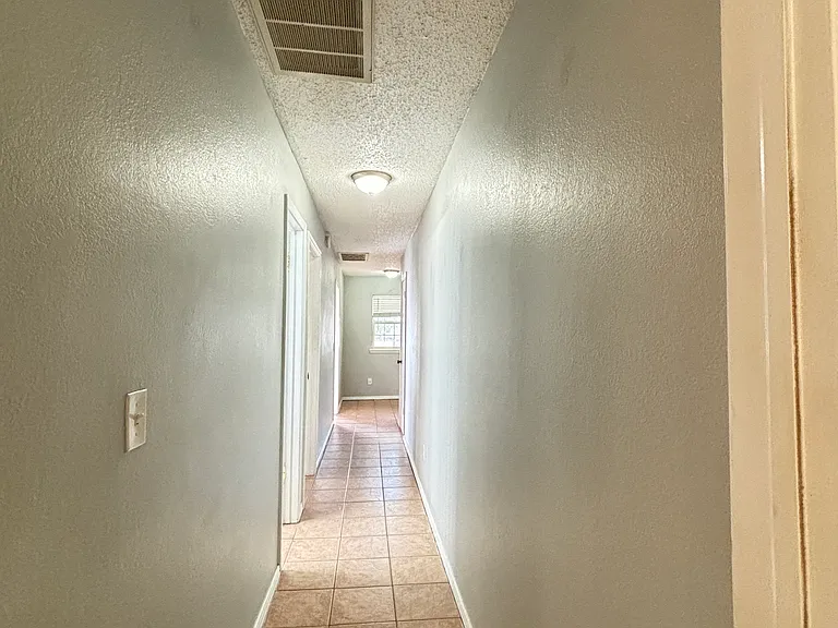 8313 NW 112th St — Photo 33