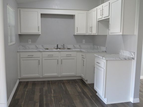 3rd image of 1712 Saint Clair St