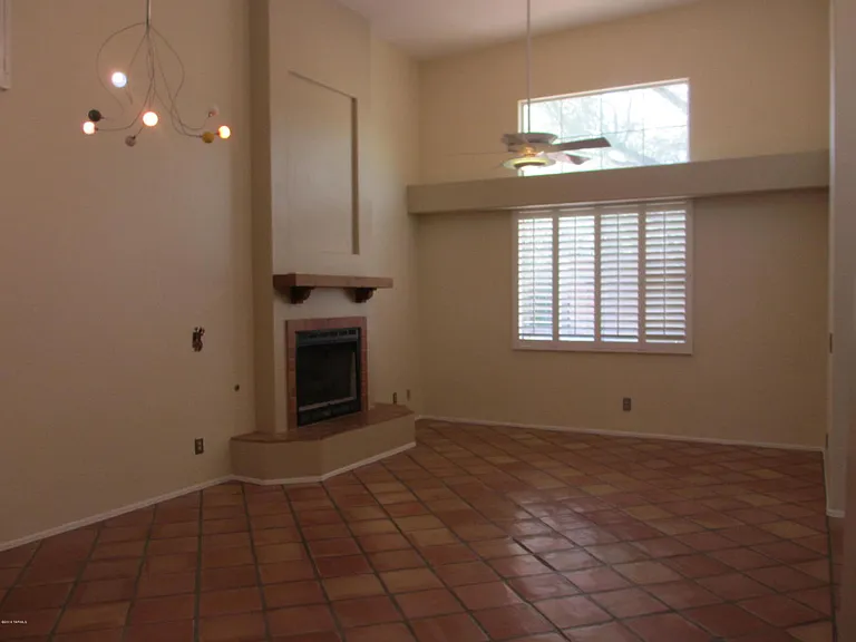3777 N Camino Leamaria — Photo 2