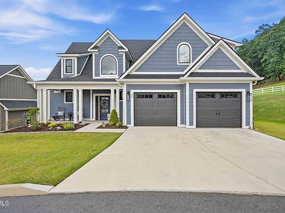 2nd image of 130 Slonaker Cir