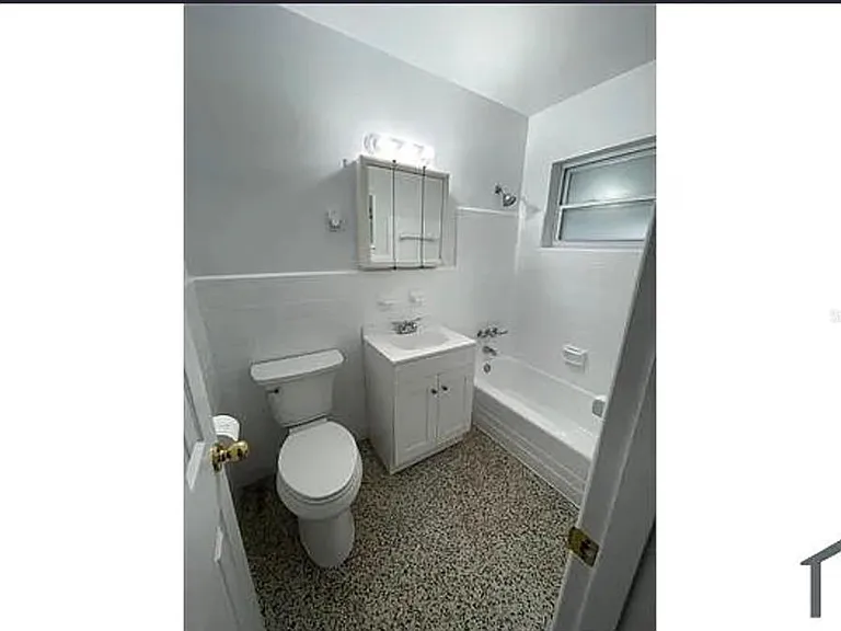 21499 Glendale Ave — Photo 5