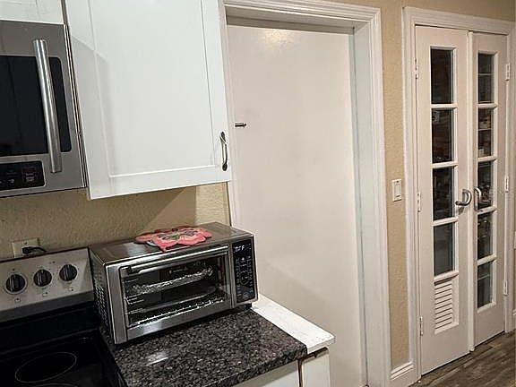 5th image of 1405 Jackson Ave