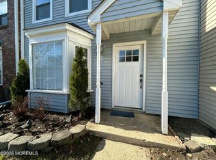 310 Pewter Ct, Old Bridge, NJ 08857
