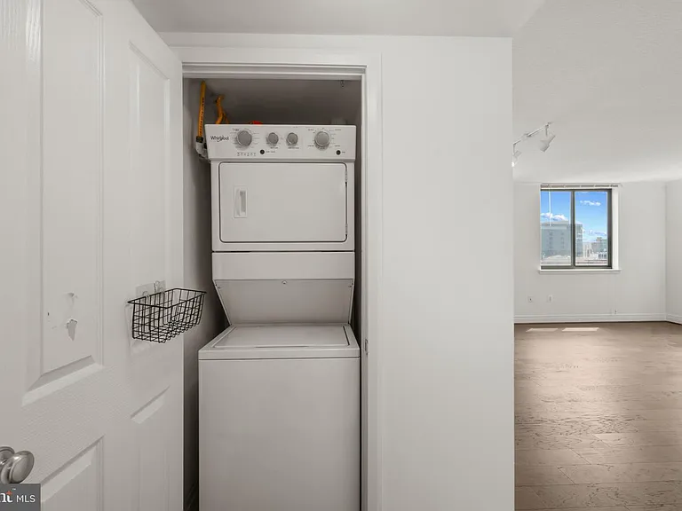414 Water St #1812 — Photo 21