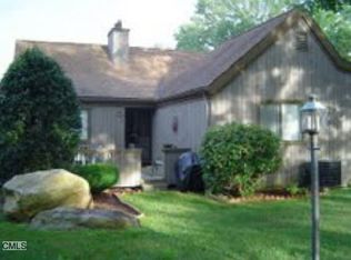 285 Agawam Dr #B, Stratford, CT 06614