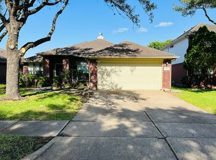 11815 Balmorhea Ln, Sugar Land, TX 77498