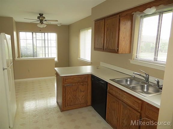 3rd image of 11494 Lynhurst Dr