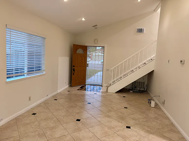 3277 Fallen Oak Ct — Photo 4