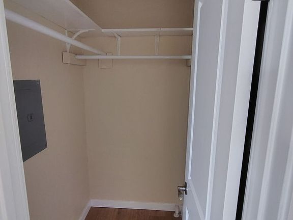 3rd image of 315-319 28th St #315