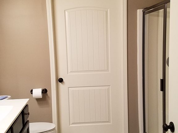 5th image of 137 Kensington Dr SE