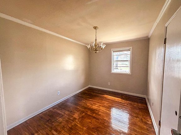 4th image of 404 Miller Rd