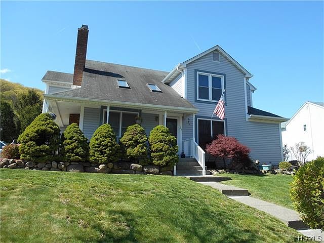 2nd image of 25 Larkin Ln