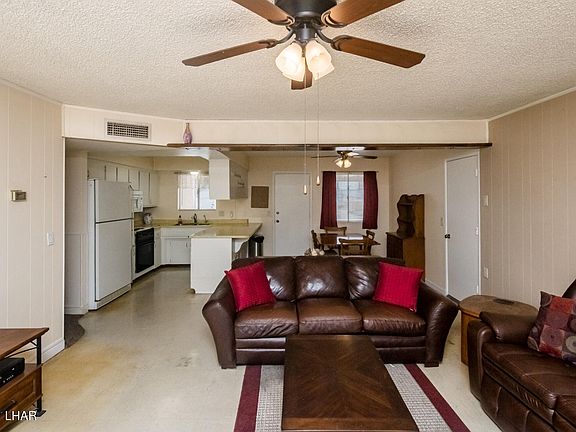 3rd image of 2225 Interlake Dr
