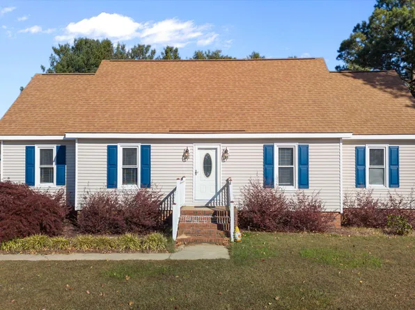 100 N Trl, Selma, NC 27576