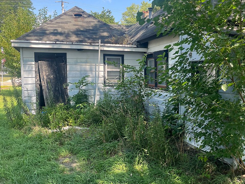 2nd image of 123 N Grant St