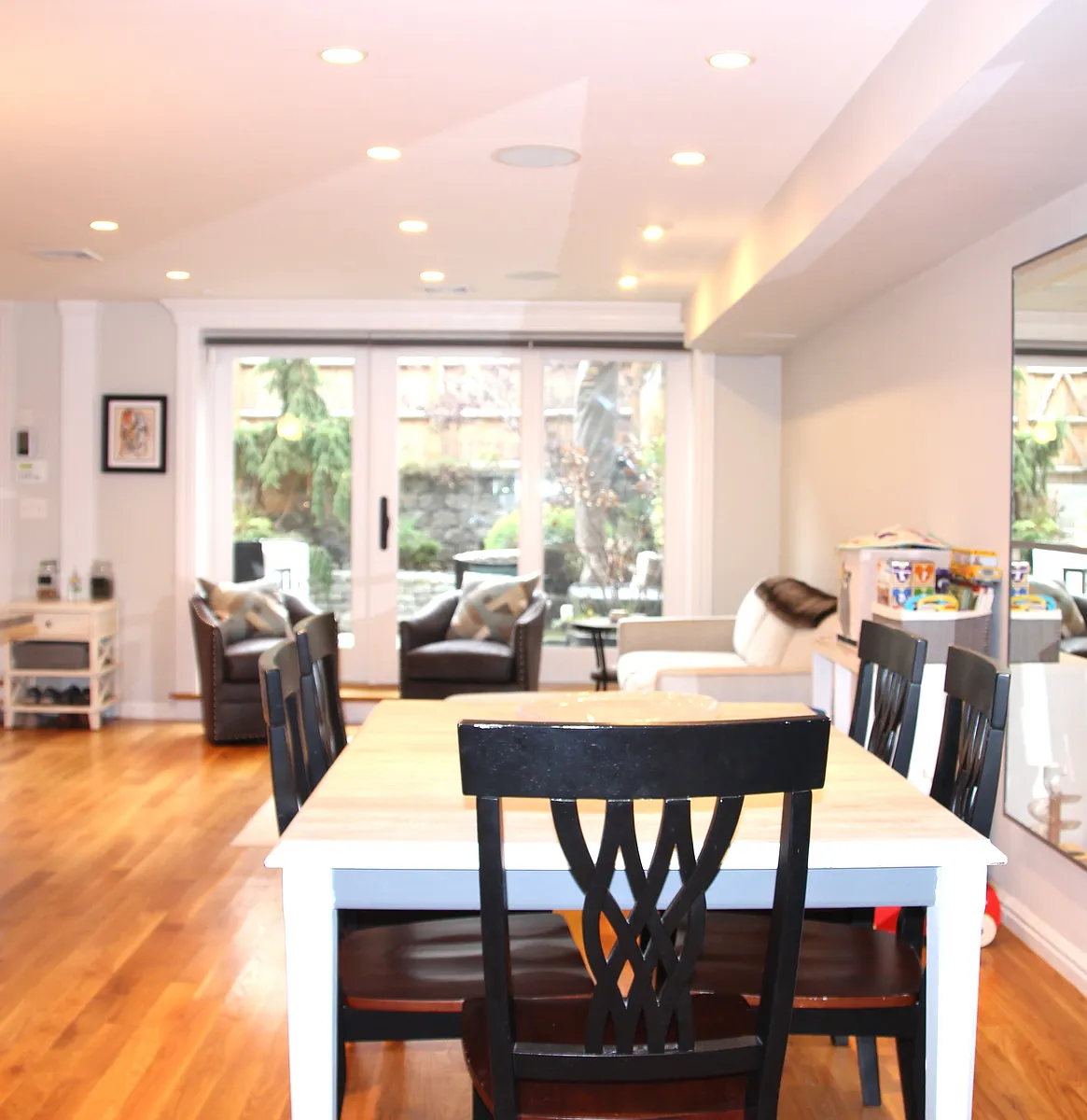 Building Photo - 556 Columbus Ave #6