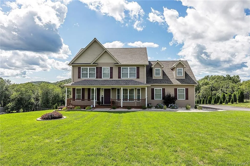 56 Mountainside Dr photo 1