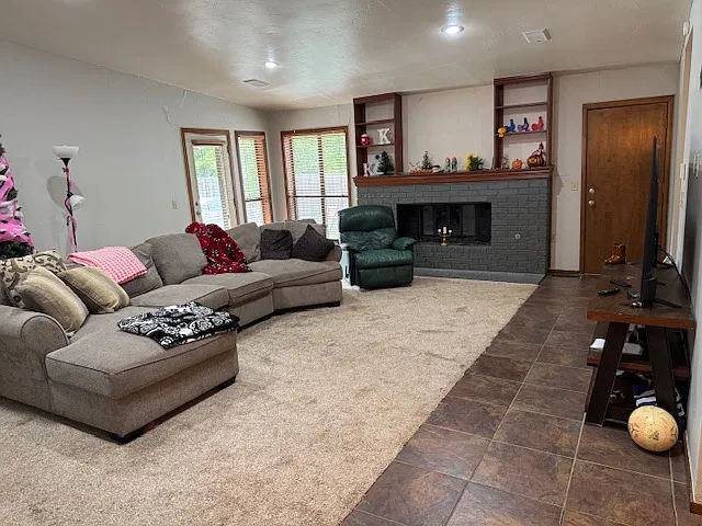 1803 W Sunset Dr — Photo 2