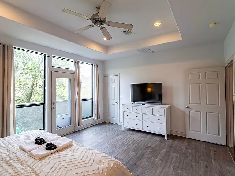 1806 Rosalie St — Photo 18