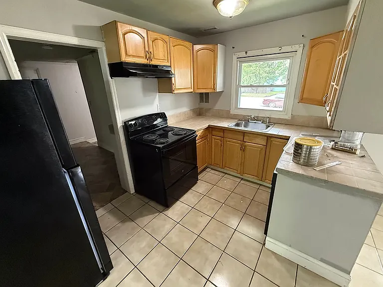 20 Mosshill Ln — Photo 2