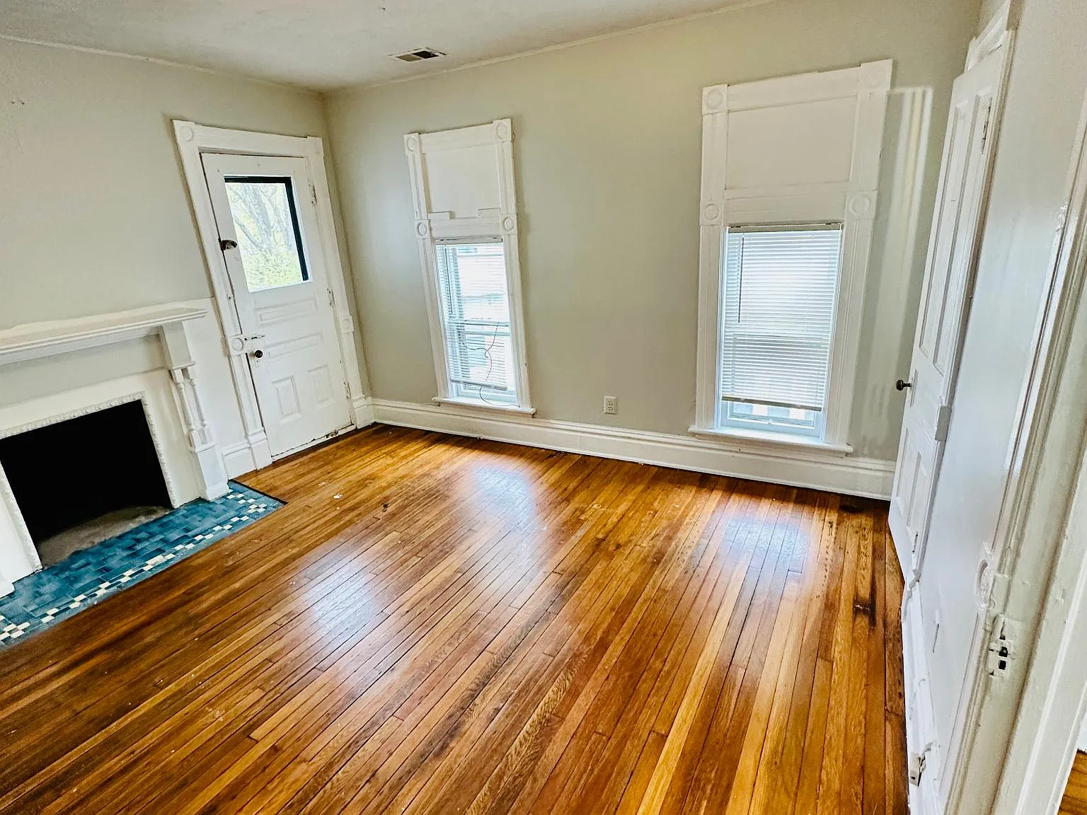 2 bed, 1090 sqft, $1,550 — Photo 2