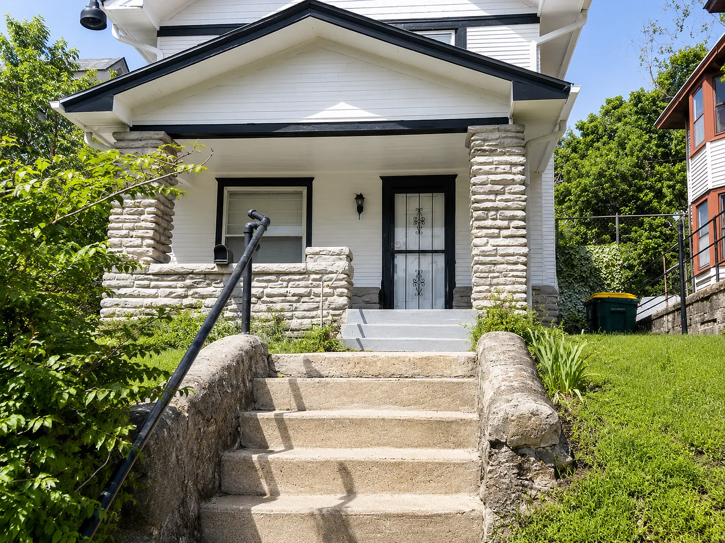 4 bed, 2.5 bath, 2300 sqft, $2,500 — Photo 1