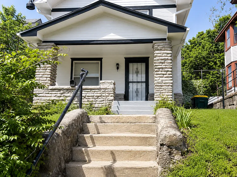 4138 Locust St — Photo 1