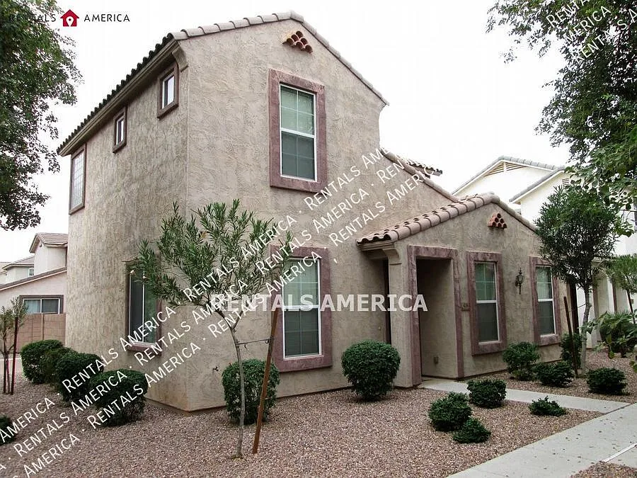 3 bed, 2.5 bath, 1500 sqft, $1,950 — Photo 1