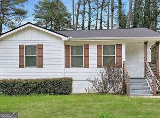 2952 Palm Dr, East Pt, GA