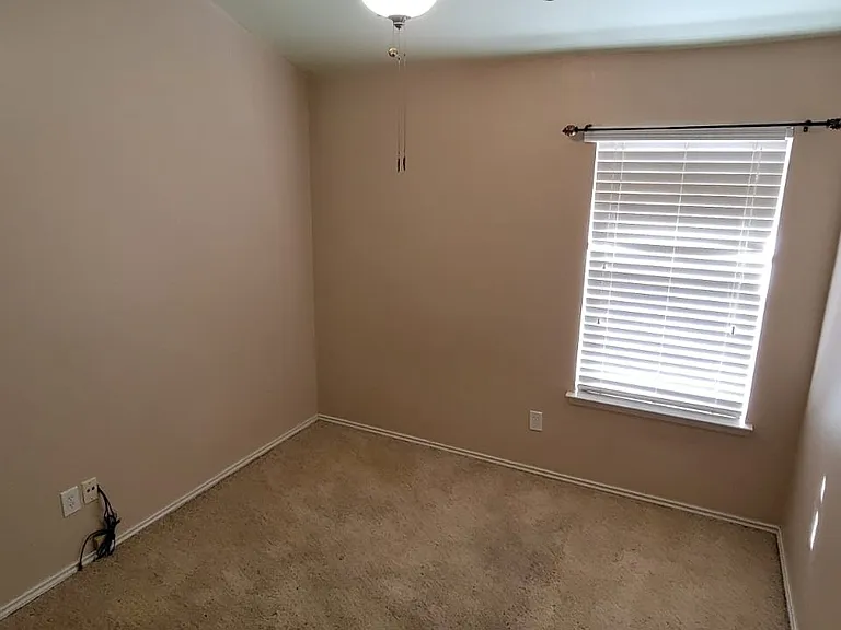704 International Dr — Photo 12