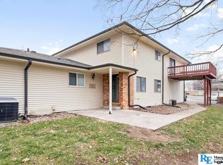 823 N 123rd Ct, Omaha, NE 68154