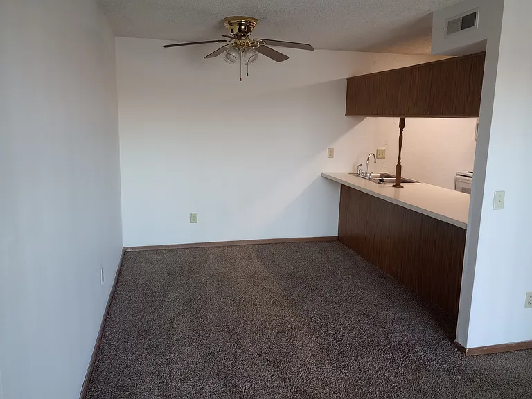 Marina Point Apartments — Photo 12