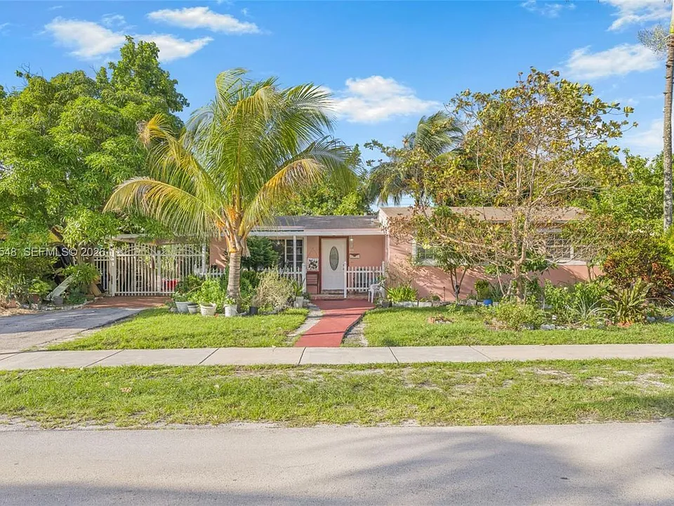 1041 NW 196th Ter