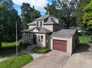 517 Old Main St N, Cambridge, MN 55008