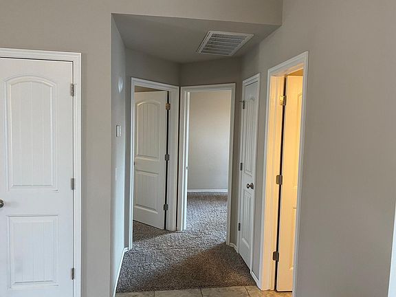 4th image of 19813 Barrister Cir