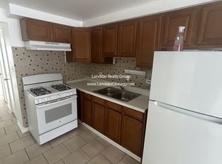 9575 Maple Dr #NG, Des Plaines, IL 60018