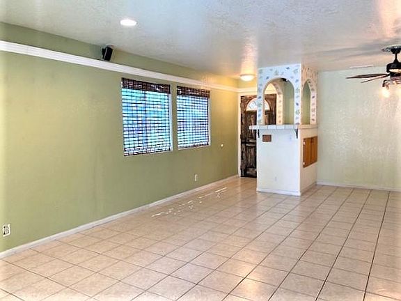 3rd image of 1638 Parker Ln