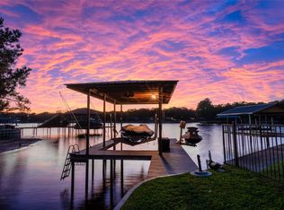 230 Bushwhacker Dr, Mabank, TX 75156