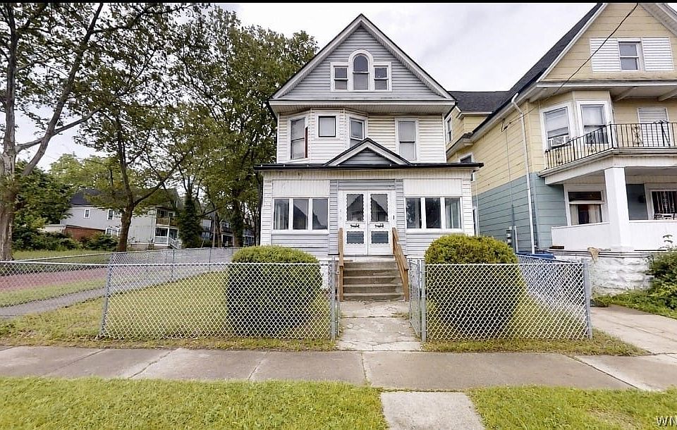 1st image of 445 Northampton St