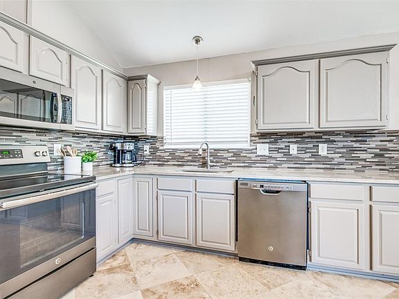 5th image of 4403 Monte Vista Ln