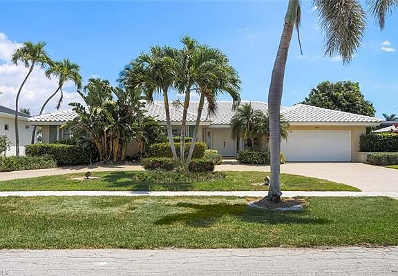 2nd image of 579 Goldcoast Ct
