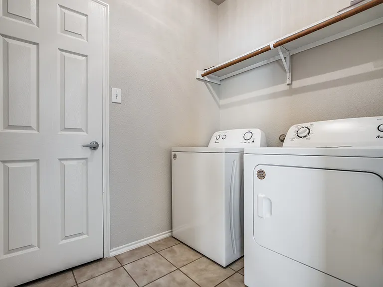9900 Northgate Dr — Photo 13