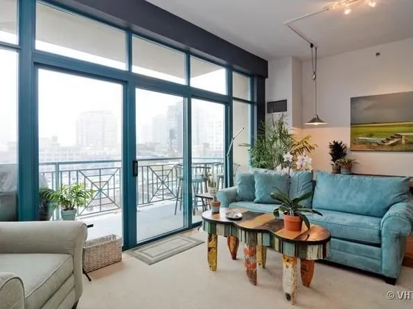 340 W Superior St, Chicago, IL