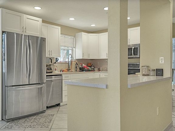 5th image of 3020-3020 N 36th Ave