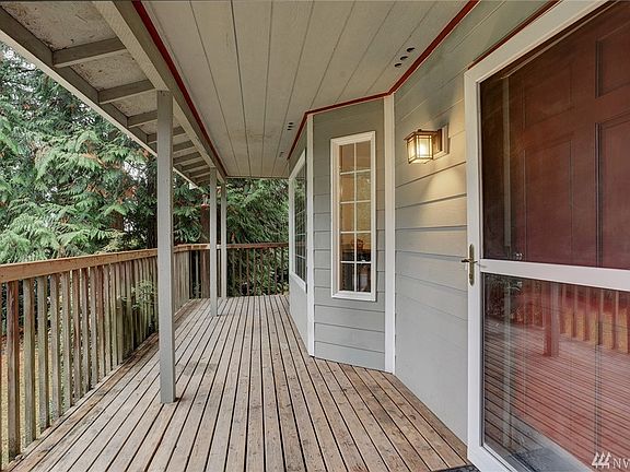 3rd image of 19271 Park Blvd NE