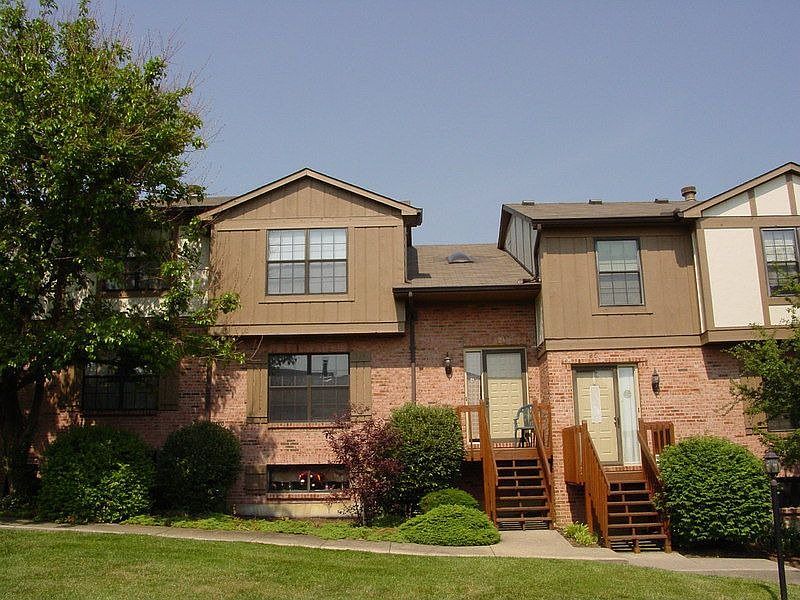 1st image of 24 Fairgreen Cir