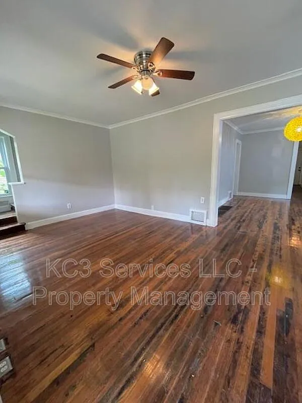 3 bed, 2.0 bath, 1500 sqft, $1,425 — Photo 3
