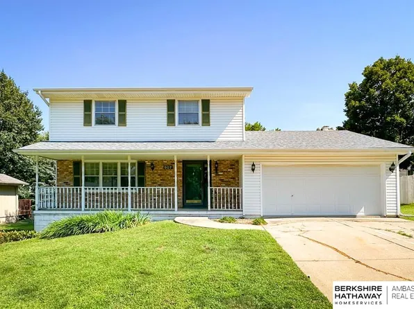 907 Buckboard Blvd, Papillion, NE 68046