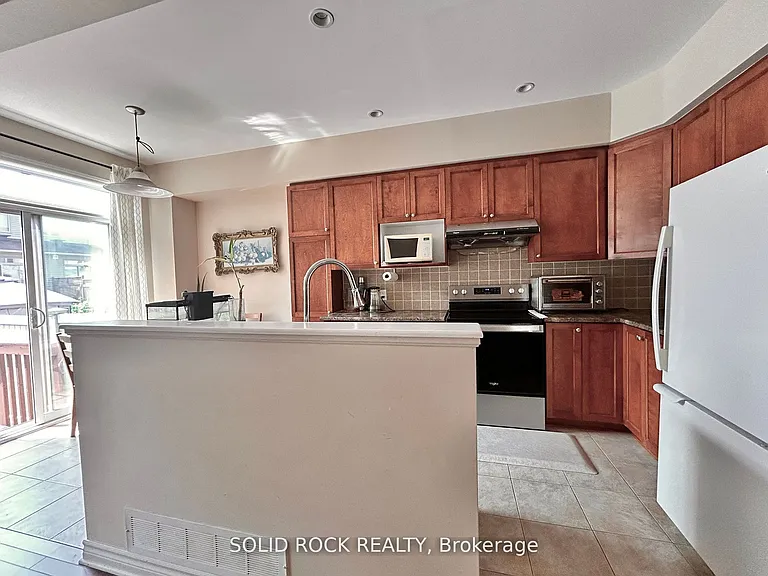 66 Madelon Dr — Photo 9